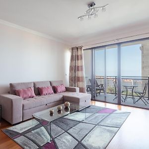 Elegant Apartment With Sea Views By Trip2Portugal